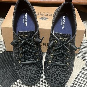 Sperry Crest Vibe Animal Black size 9 Never Worn